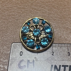 Kis retro kék BROSS az 1980-as évekből, gyönyörű elegáns strasszos kitűző, pin szövetkabátra, blúzra,  blézerre - ékszer - kitűző és bross - kitűző - Meska.hu