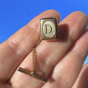 D betű Retro nyakkendő tű, régi nyakkendőtű, klasszikus férfi ékszer fémből, elegáns férfi ékszer, régi nyakkendő dísz - ékszer - nyaklánc - medál nélküli nyaklánc - Meska.hu