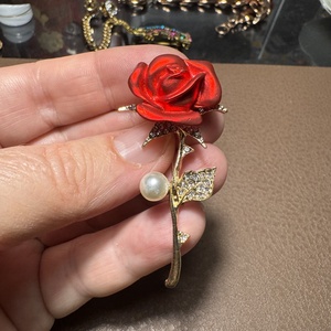 Vintage BROSS az 1980-as évekből, gyönyörű elegáns strasszos kitűző, pin szövetkabátra, blúzra,  blézerre - Meska.hu