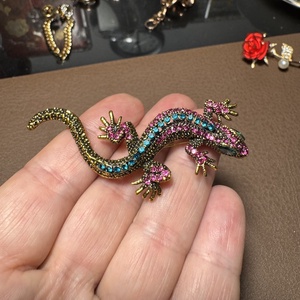 Vintage BROSS az 1980-as évekből, gyönyörű elegáns strasszos kitűző, pin szövetkabátra, blúzra,  blézerre - ékszer - kitűző és bross - Meska.hu