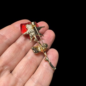 Vintage BROSS az 1980-as évekből, gyönyörű elegáns strasszos kitűző, pin szövetkabátra, blúzra,  blézerre - ékszer - kitűző és bross - Meska.hu