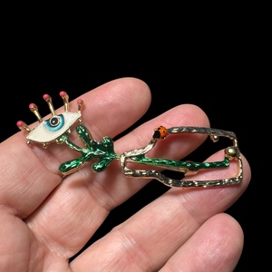 Absztrakt BROSS az 1980-as évekből, gyönyörű elegáns strasszos kitűző, pin szövetkabátra, blúzra,  blézerre - ékszer - kitűző és bross - Meska.hu