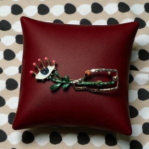 Absztrakt BROSS az 1980-as évekből, gyönyörű elegáns strasszos kitűző, pin szövetkabátra, blúzra,  blézerre - Meska.hu