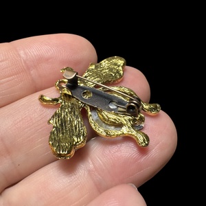 Vintage BROSS az 1980-as évekből, gyönyörű elegáns strasszos kitűző, pin szövetkabátra, blúzra,  blézerre - ékszer - kitűző és bross - Meska.hu