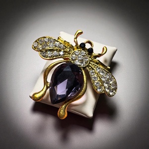 Vintage BROSS az 1980-as évekből, gyönyörű elegáns strasszos kitűző, pin szövetkabátra, blúzra,  blézerre - Meska.hu