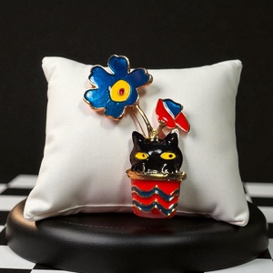 Fekete cica Vintage BROSS az 1980-as évekből, gyönyörű elegáns strasszos kitűző, pin szövetkabátra, blúzra,  blézerre, Ékszer, Kitűző és Bross, Ékszerkészítés, MESKA