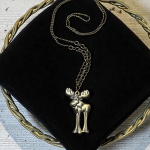 Szarvasos nyaklánc hosszú réz láncon, retro réz szarvas medálos nyaklánc, feltűnő réz nyakék - ékszer - nyaklánc - hosszú nyaklánc - Meska.hu