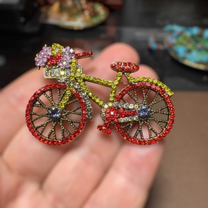Kerékpár Vintage BROSS az 1980-as évekből, gyönyörű elegáns strasszos kitűző, pin szövetkabátra, blúzra,  blézerre, Ékszer, Kitűző és Bross, Ékszerkészítés, MESKA