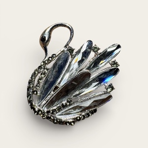 Kristály hattyú retro BROSS az 1980-as évekből, gyönyörű elegáns strasszos kitűző, pin szövetkabátra, blúzra,  blézerre , Ékszer, Kitűző és Bross, Ékszerkészítés, MESKA