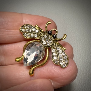 Retro BROSS az 1980-as évekből, gyönyörű elegáns strasszos kitűző, pin szövetkabátra, blúzra,  blézerre szép kitűző, Ékszer, Kitűző és Bross, Ékszerkészítés, MESKA