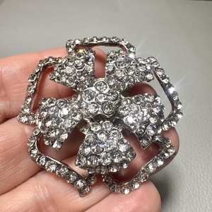 Vintage BROSS az 1980-as évekből, gyönyörű elegáns strasszos kitűző, pin szövetkabátra, blúzra,  blézerre retro kitűző, Ékszer, Kitűző és Bross, Ékszerkészítés, MESKA