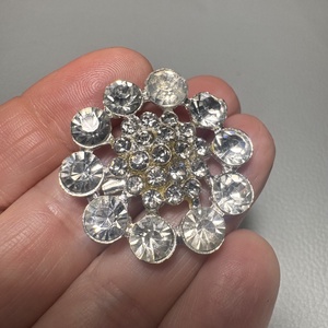 Vintage BROSS az 1980-as évekből, gyönyörű elegáns strasszos kitűző, pin szövetkabátra, blúzra,  blézerre retro kitűző - ékszer - kitűző és bross - Meska.hu