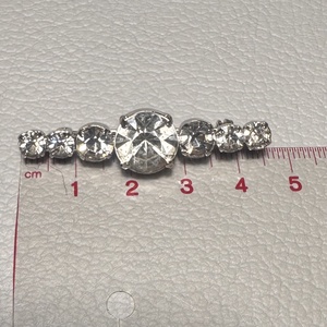 Vintage BROSS az 1980-as évekből, gyönyörű elegáns strasszos kitűző, pin szövetkabátra, blúzra,  blézerre retro kitűző - ékszer - kitűző és bross - Meska.hu