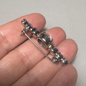 Vintage BROSS az 1980-as évekből, gyönyörű elegáns strasszos kitűző, pin szövetkabátra, blúzra,  blézerre retro kitűző - ékszer - kitűző és bross - Meska.hu