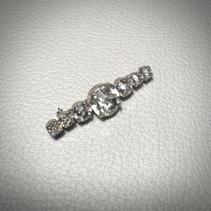 Vintage BROSS az 1980-as évekből, gyönyörű elegáns strasszos kitűző, pin szövetkabátra, blúzra,  blézerre retro kitűző - ékszer - kitűző és bross - Meska.hu