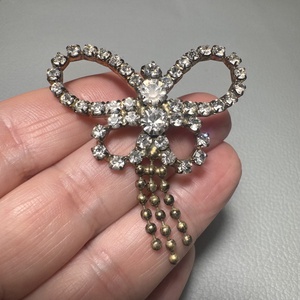 Vintage BROSS az 1980-as évekből, gyönyörű elegáns strasszos kitűző, pin szövetkabátra, blúzra,  blézerre retro kitűző, Ékszer, Kitűző és Bross, Ékszerkészítés, MESKA