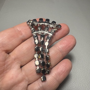 Vintage BROSS az 1980-as évekből, gyönyörű elegáns strasszos kitűző, pin szövetkabátra, blúzra,  blézerre retro kitűző - ékszer - kitűző és bross - Meska.hu