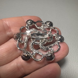 Vintage BROSS az 1980-as évekből, gyönyörű elegáns strasszos kitűző, pin szövetkabátra, blúzra,  blézerre retro kitűző - ékszer - kitűző és bross - Meska.hu