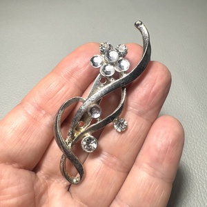 Vintage BROSS az 1980-as évekből, gyönyörű elegáns strasszos kitűző, pin szövetkabátra, blúzra,  blézerre retro kitűző, Ékszer, Kitűző és Bross, Ékszerkészítés, MESKA