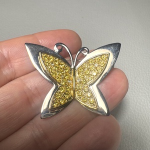 Vintage BROSS az 1980-as évekből, gyönyörű elegáns strasszos kitűző, pin szövetkabátra, blúzra,  blézerre retro kitűző - ékszer - kitűző és bross - Meska.hu