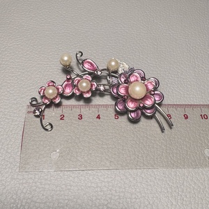 Vintage BROSS az 1980-as évekből, gyönyörű elegáns strasszos kitűző, pin szövetkabátra, blúzra,  blézerre retro kitűző - ékszer - kitűző és bross - Meska.hu