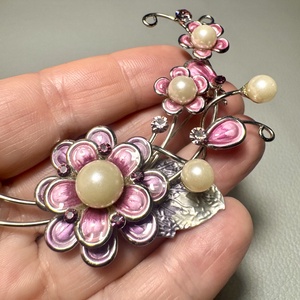 Vintage BROSS az 1980-as évekből, gyönyörű elegáns strasszos kitűző, pin szövetkabátra, blúzra,  blézerre retro kitűző - ékszer - kitűző és bross - Meska.hu