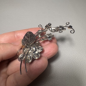 Vintage BROSS az 1980-as évekből, gyönyörű elegáns strasszos kitűző, pin szövetkabátra, blúzra,  blézerre retro kitűző - ékszer - kitűző és bross - Meska.hu