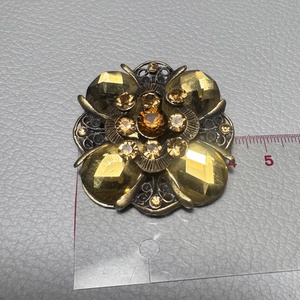 Vintage BROSS az 1980-as évekből, gyönyörű elegáns strasszos kitűző, pin szövetkabátra, blúzra,  blézerre retro kitűző - ékszer - kitűző és bross - Meska.hu