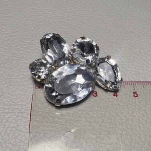 Vintage BROSS az 1980-as évekből, gyönyörű elegáns strasszos kitűző, pin szövetkabátra, blúzra,  blézerre retro kitűző - ékszer - kitűző és bross - Meska.hu