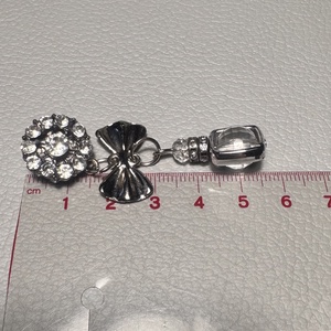 Vintage BROSS az 1980-as évekből, gyönyörű elegáns strasszos kitűző, pin szövetkabátra, blúzra,  blézerre retro kitűző - ékszer - kitűző és bross - Meska.hu