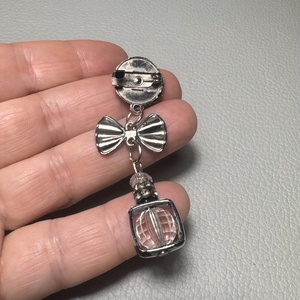 Vintage BROSS az 1980-as évekből, gyönyörű elegáns strasszos kitűző, pin szövetkabátra, blúzra,  blézerre retro kitűző - ékszer - kitűző és bross - Meska.hu