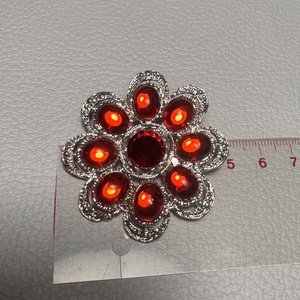 Vintage BROSS az 1980-as évekből, gyönyörű elegáns strasszos kitűző, pin szövetkabátra, blúzra,  blézerre retro kitűző - ékszer - kitűző és bross - Meska.hu