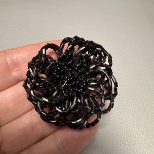 Vintage BROSS az 1980-as évekből, gyönyörű elegáns strasszos kitűző, pin szövetkabátra, blúzra,  blézerre retro kitűző - ékszer - kitűző és bross - Meska.hu