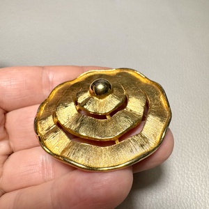 Vintage BROSS az 1980-as évekből, gyönyörű elegáns strasszos kitűző, pin szövetkabátra, blúzra,  blézerre retro kitűző - ékszer - kitűző és bross - Meska.hu