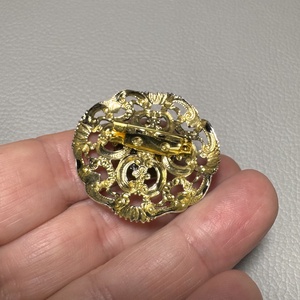 Vintage BROSS az 1980-as évekből, gyönyörű elegáns strasszos kitűző, pin szövetkabátra, blúzra,  blézerre retro kitűző - ékszer - kitűző és bross - Meska.hu