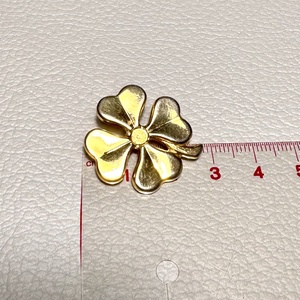 Vintage BROSS az 1980-as évekből, gyönyörű elegáns strasszos kitűző, pin szövetkabátra, blúzra,  blézerre retro kitűző - ékszer - kitűző és bross - Meska.hu