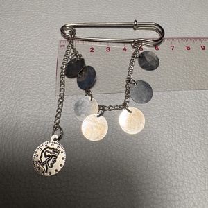 Vintage BROSS az 1980-as évekből, gyönyörű elegáns strasszos kitűző, pin szövetkabátra, blúzra,  blézerre retro kitűző - ékszer - kitűző és bross - Meska.hu