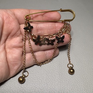 Vintage BROSS az 1980-as évekből, gyönyörű elegáns strasszos kitűző, pin szövetkabátra, blúzra,  blézerre retro kitűző - ékszer - kitűző és bross - Meska.hu