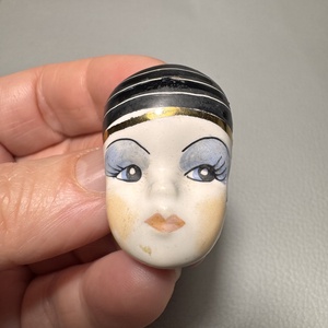 Vintage BROSS az 1980-as évekből, gyönyörű elegáns strasszos kitűző, pin szövetkabátra, blúzra,  blézerre retro kitűző - Meska.hu