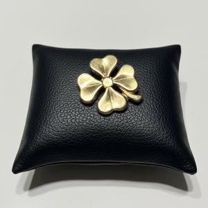 Lóhere retro BROSS az 1980-as évekből, gyönyörű elegáns szerencsehozó arany színű kitűző, pin szövetkabátra, Ékszer, Kitűző és Bross, Ékszerkészítés, MESKA