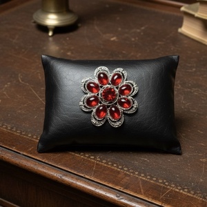 Vintage virág BROSS az 1980-as évekből, elegáns strasszos kitűző, pin szövetkabátra, blúzra,  blézerre retro kitűző - ékszer - kitűző és bross - Meska.hu