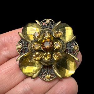 Vintage BROSS az 1980-as évekből, gyönyörű elegáns strasszos kitűző, pin szövetkabátra, blúzra,  blézerre retro kitűző - ékszer - kitűző és bross - Meska.hu