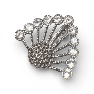 Vintage BROSS az 1980-as évekből, gyönyörű elegáns strasszos kitűző, pin szövetkabátra, blúzra,  blézerre retro kitűző - ékszer - kitűző és bross - Meska.hu