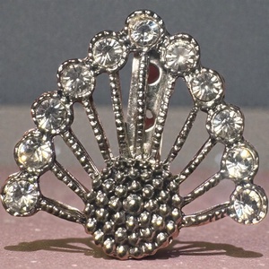 Vintage BROSS az 1980-as évekből, gyönyörű elegáns strasszos kitűző, pin szövetkabátra, blúzra,  blézerre retro kitűző - ékszer - kitűző és bross - Meska.hu