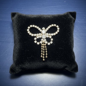 Kristály pillangó Vintage BROSS az 1980-as évekből, strasszos kitűző, pin szövetkabátra, blúzra,  blézerre retro kitűző, Ékszer, Kitűző és Bross, Ékszerkészítés, MESKA