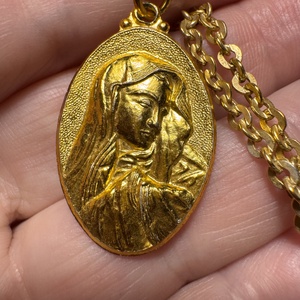 Retro Szűz Mária medálos nyaklánc � vintage vallásos ékszer az 1970�80-as évekből, Ékszer, Nyaklánc, Medálos nyaklánc, Ékszerkészítés, MESKA