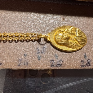 Retro Szűz Mária medálos nyaklánc � vintage vallásos ékszer az 1970�80-as évekből - ékszer - nyaklánc - medálos nyaklánc - Meska.hu