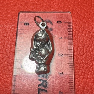 Szűz Mária medál nyakláncra � vintage vallásos ékszer az 1970�80-as évekből - ékszer - nyaklánc - medálos nyaklánc - Meska.hu