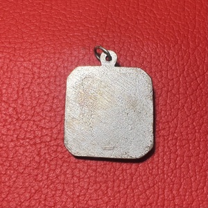 Szűz Mária medál nyakláncra � vintage vallásos ékszer az 1970�80-as évekből - ékszer - nyaklánc - medálos nyaklánc - Meska.hu