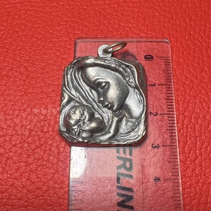 Szűz Mária medál nyakláncra � vintage vallásos ékszer az 1970�80-as évekből - ékszer - nyaklánc - medálos nyaklánc - Meska.hu